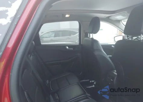 2020 Ford Escape Titanium z USA, uszkodzony, nr VIN 1FMCU9J92LUA20519